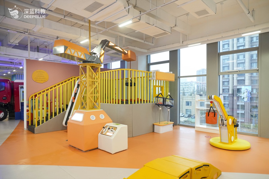 XPLOPLO third-floor architecture studio for children