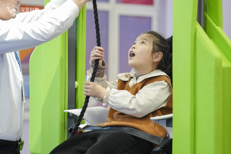Real XPLOPLO operation photo 17 showing children smiling, exploring and learning through play