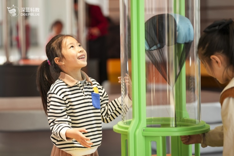 Real XPLOPLO operation photo 70 showing children smiling, exploring and learning through play